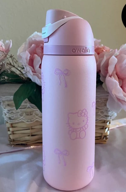 Owala x Hello Kitty Limited Edition 32 Oz FreeSip Bottle