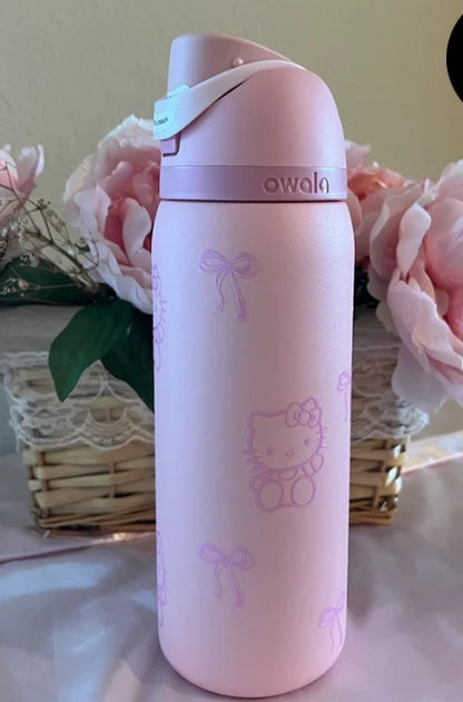 Owala x Hello Kitty Limited Edition 32 Oz FreeSip Bottle
